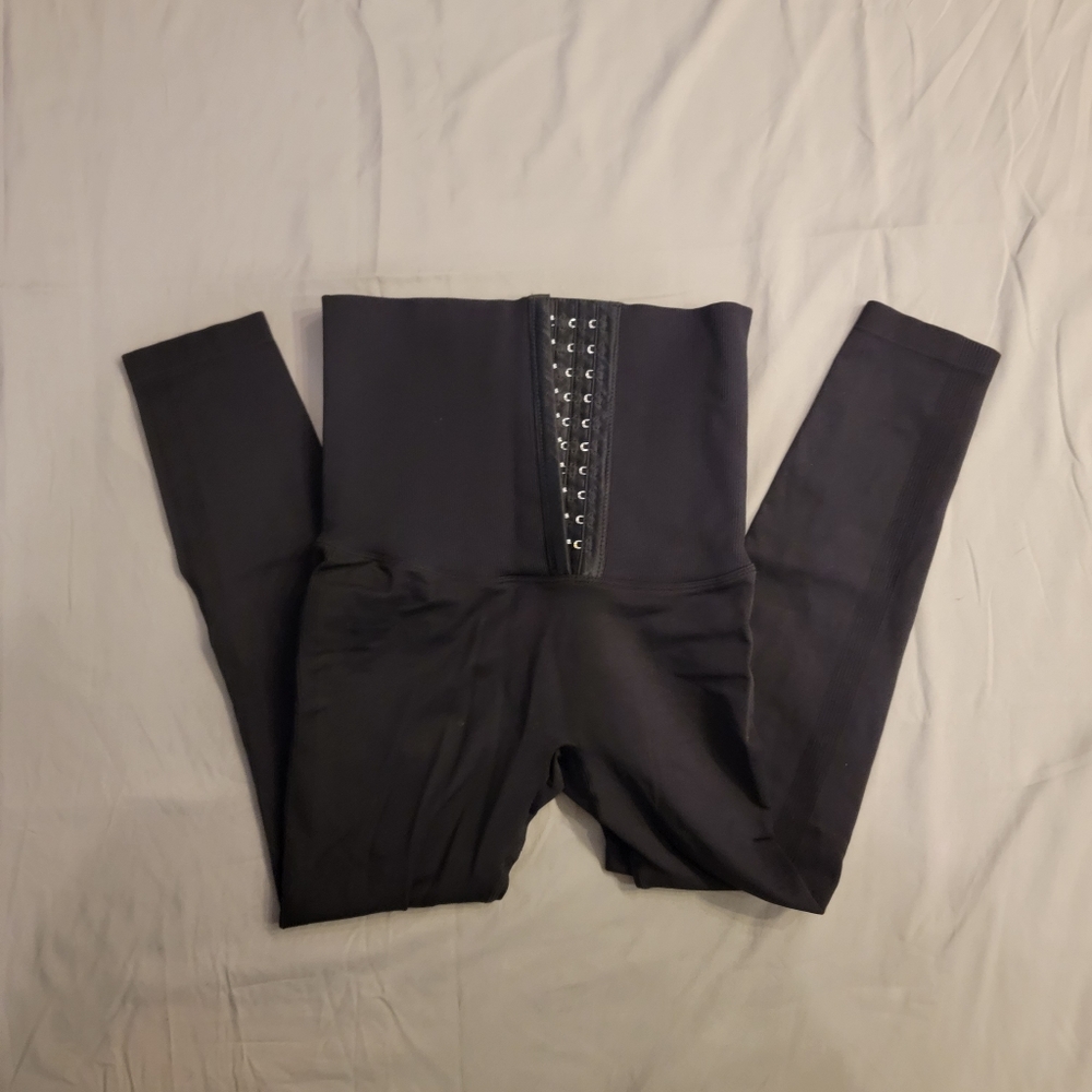 Black high waist workout leggings